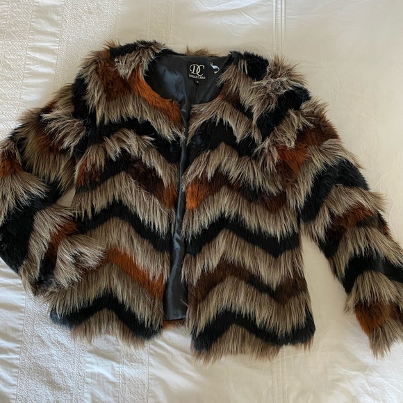 Dolce Cabo Rare Find Faux-Fur Jacket - Picture 2 of 6